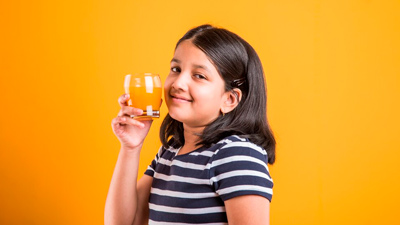 क्या आपका बच्चा भी मांगता है बार-बार कोल्ड ड्रिंक, जानें इससे होने वाले नुकसान 