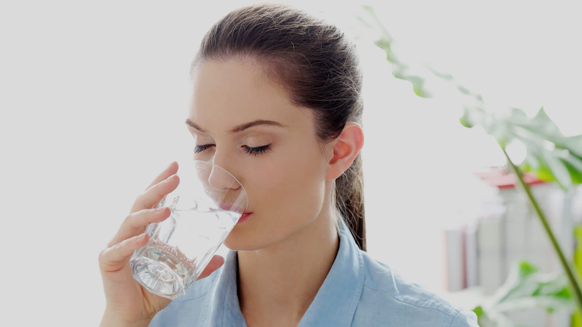 पानी कम पीने से हो सकती हैं ये बीमारियां, सेहत पर पड़ता है असर
