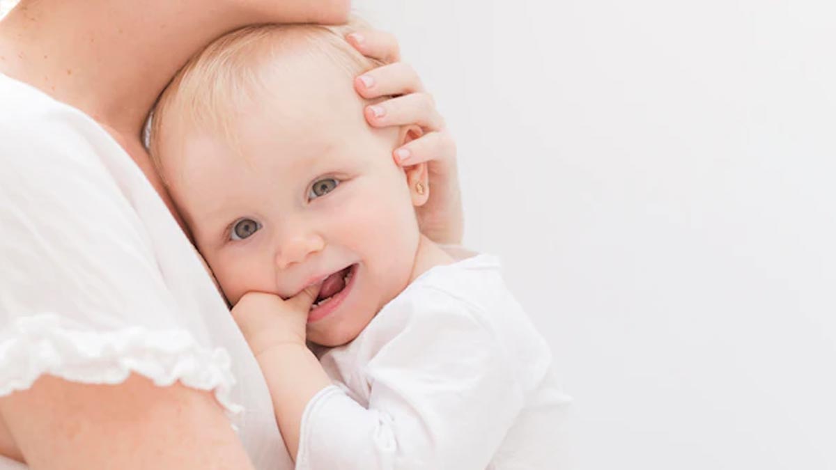 Tips-to-care-for-baby-milk-teeth