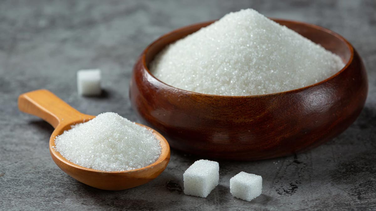 difference between refined sugar and natural sugar