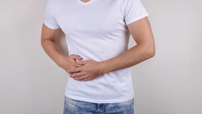 गैस और पेट फूलने पर इन 4 प्वाइंट्स की करें मसाज, मिलेगी राहत
