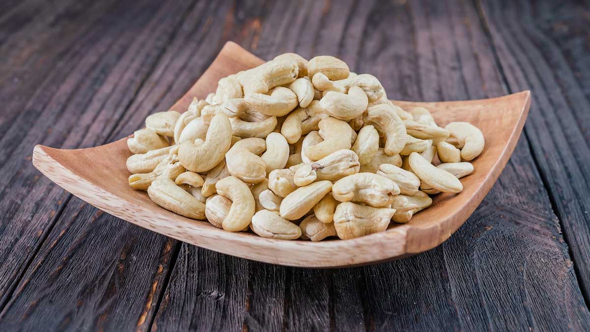 Benefits of eating Cashew at night in hindi