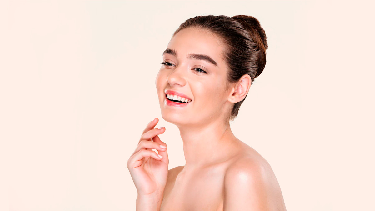 Benefits of Tomato and turmeric for face in hindi