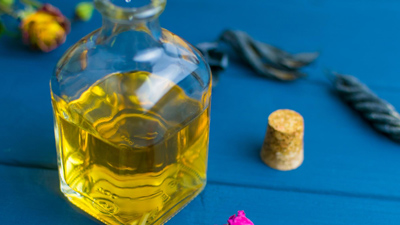 तनाव कम करने के लिए फायदेमंद हैं ये 5 एसेंशियल ऑयल, जानें इस्तेमाल का तरीका