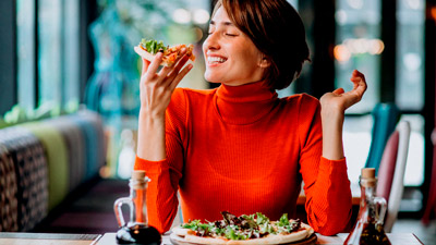 मॉनसून में इंफेक्शन और बीमारी से बचने के लिए खाएं ये 5 फूड्स 