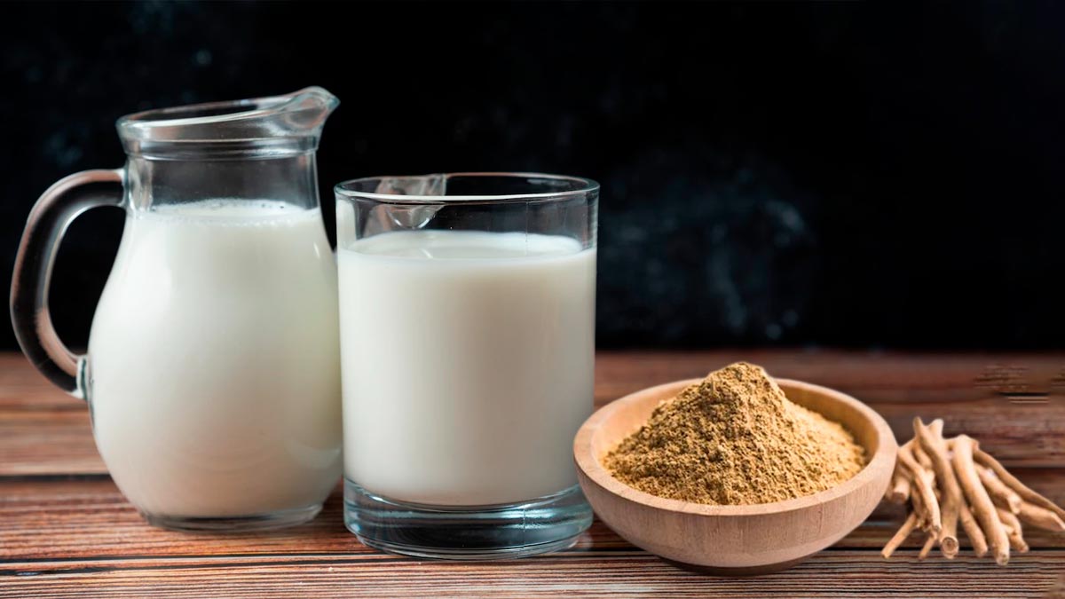 रोज दूध में अश्वगंधा पाउडर मिलाकर पीने से सेहत को मिलते हैं ये फायदे