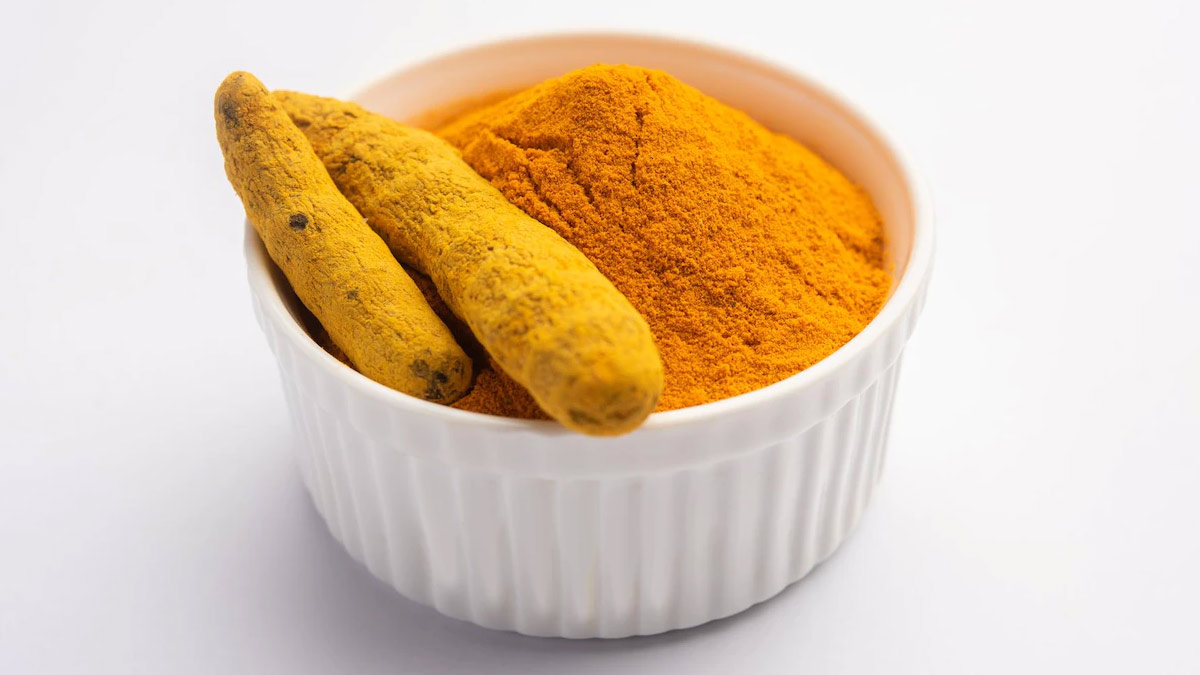 how-to-use-raw-milk-turmeric-for-skin
