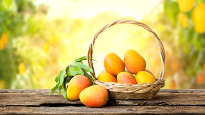 केमिकल से पके आम खाकर खराब न करें अपनी सेहत, जानें कैसे करें इनकी पहचान