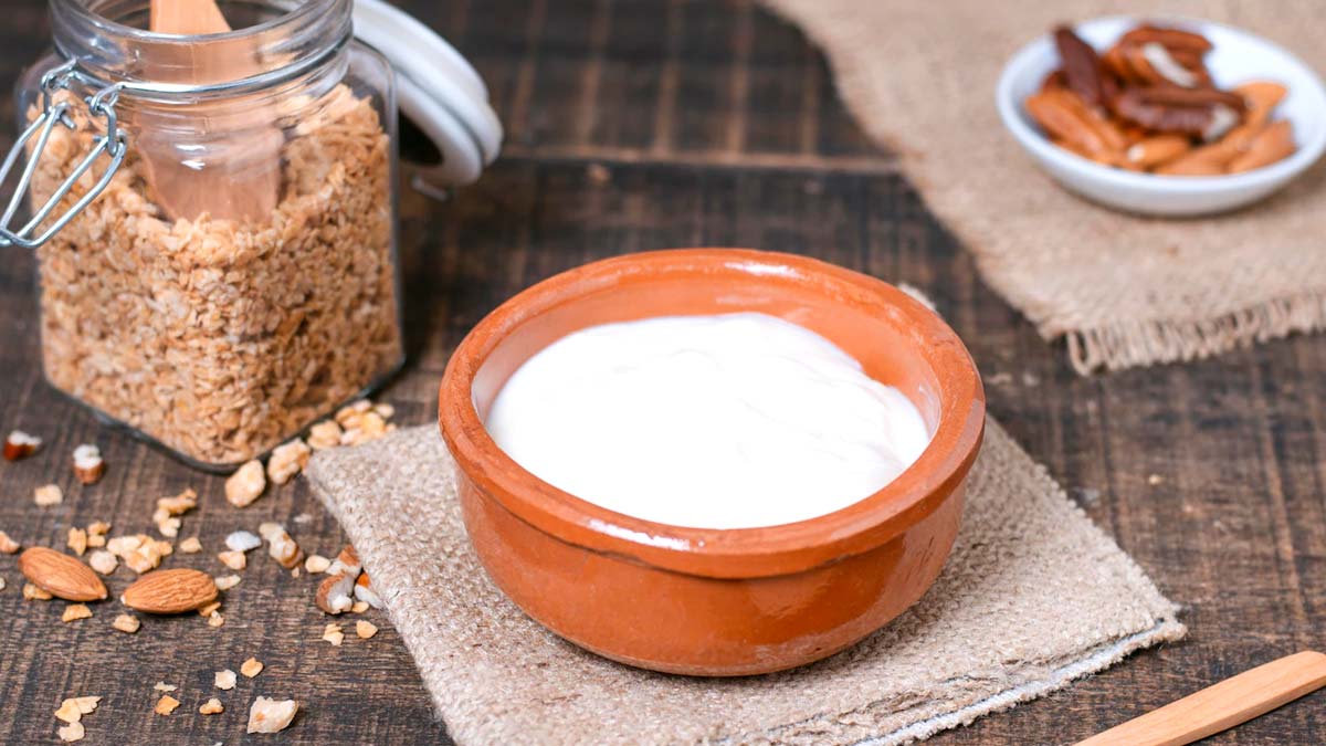 Curd Benefits For Dark Neck