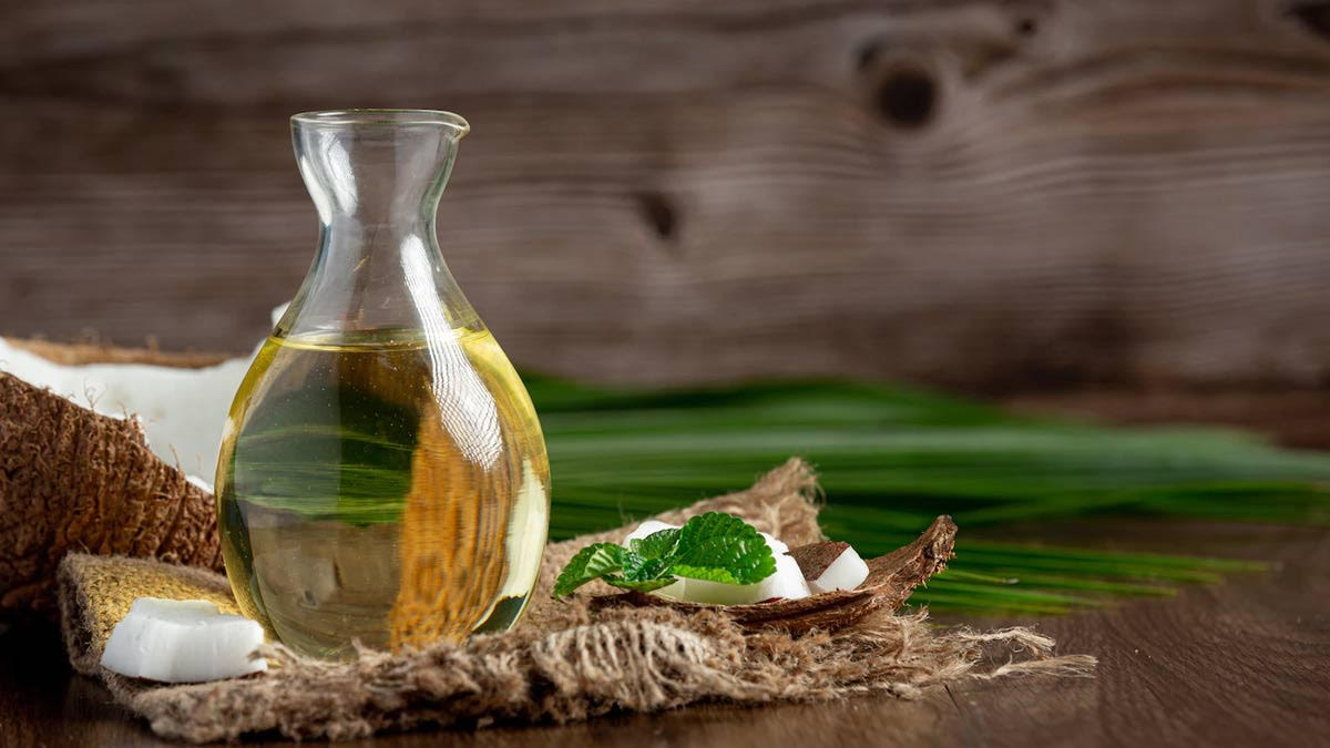 स्किन के लिए बहुत फायदेमंद होता है अरंडी का तेल, झुर्रियां, फाइन लाइन्स और एजिंग को करता है कम
