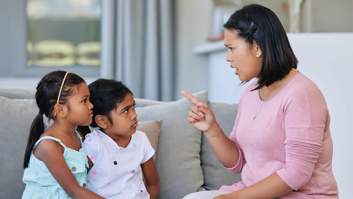 क्या आपका बच्चा भी नहीं सुनता आपकी बात? जानें कैसे सुधारें उनकी ये आदत