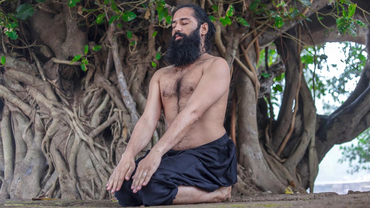 Vajrasana Health Benefits In Hindi