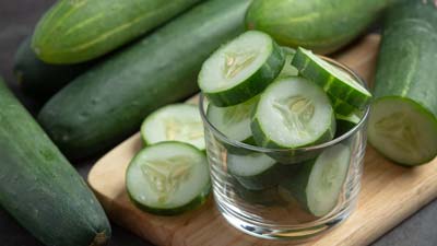 छीलकर या बिना छीले? खीरा खाने का सही तरीका क्या है