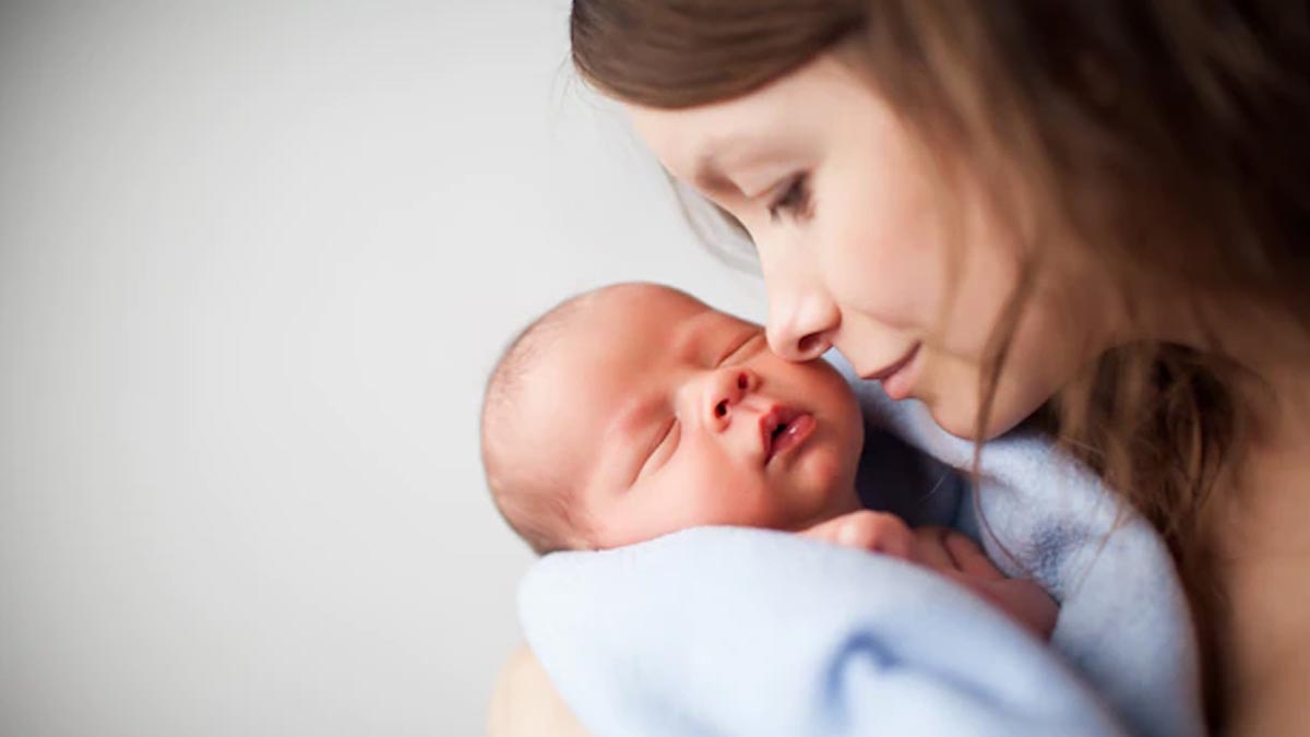 पहली बार मां बन रही महिलाओं को जरूर जान लेनी चाहिए ये 5 बातें, परवरिश में आएंगी काम