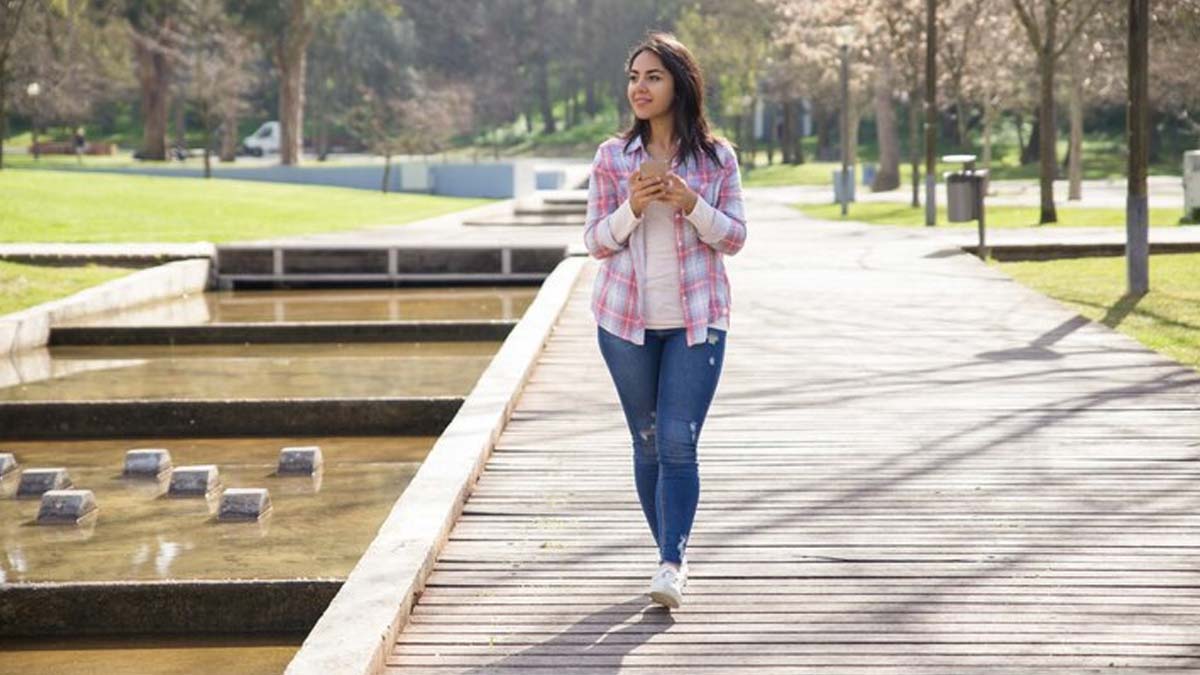 walk to reduce back pain