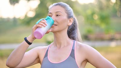 एक्‍सरसाइज के बाद प‍िएं इलेक्ट्रोलाइट्स से भरपूर ये 5 नैचुरल ड्रिंक्स, शरीर को म‍िलेगी एनर्जी