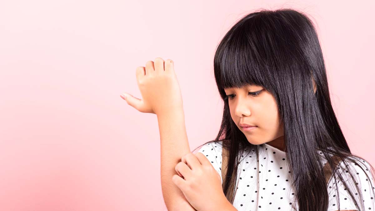 बच्चों में स्किन एलर्जी क्यों होती है? जानें इसके कारण, लक्षण और बचाव