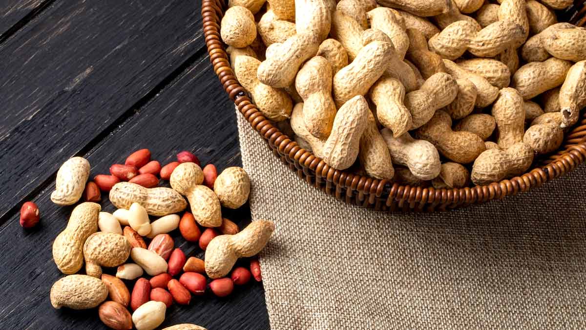 हार्ट के लिए हेल्दी हैं ये 5 नट्स | Nuts for healthy heart - दिल को रखना है  बीमारियों से दूर, तो रोज खाएं ये 5 नट्स