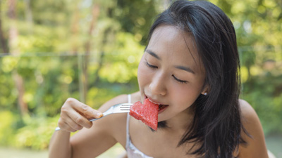 क्या खाली पेट तरबूज खाना चाहिए?