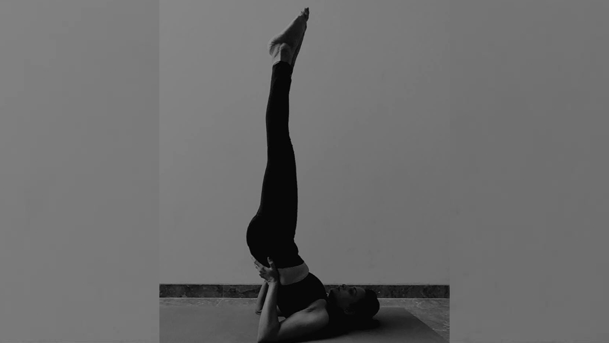 shoulder stand pose