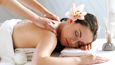 ऑयल मसाज करने से बढ़ेगी इम्यूनिटी और कम होगा स्ट्रेस, जानें मसाज का सही तरीका