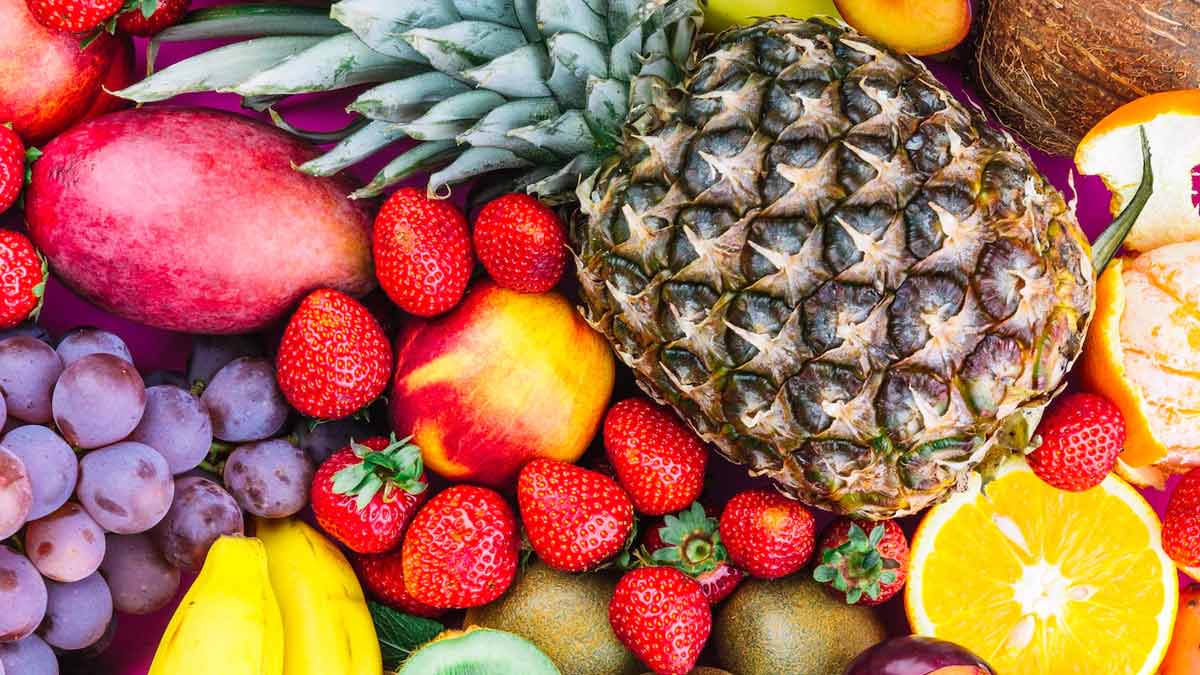 क्या चीनी की तरह फलों की मिठास भी आपकी सेहत को नुकसान पहुंचाती है और वजन बढ़ाती है? जानें एक्सपर्ट से