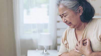 हाई कोलेस्ट्रोल की समस्या में खाएं ये हेल्दी स्नैक्स, वजन भी होगा कम 