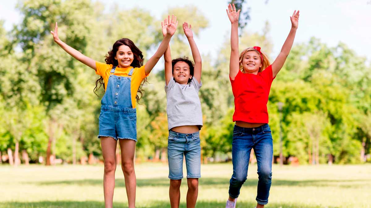 बच्चों के लिए इन 5 कारणों से खेल है जरूरी, बनेंगे एक्टिव और तेज 
