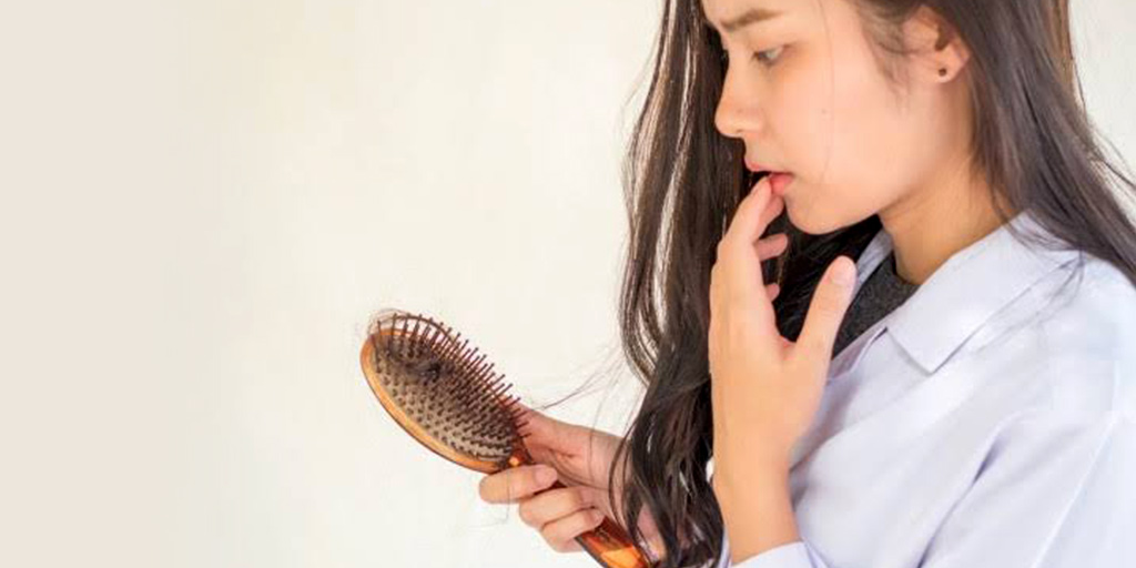 Common Daily Habits That Trigger Hair Fall | Onlymyhealth