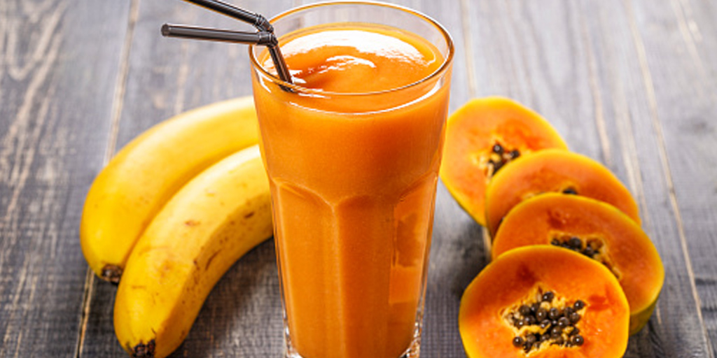 केला और पपीता एक साथ खाने से क्या होता है? Can we eat Papaya with