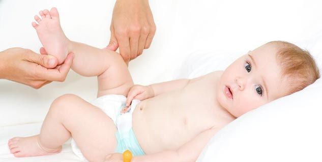 almond-oil-baby-massage