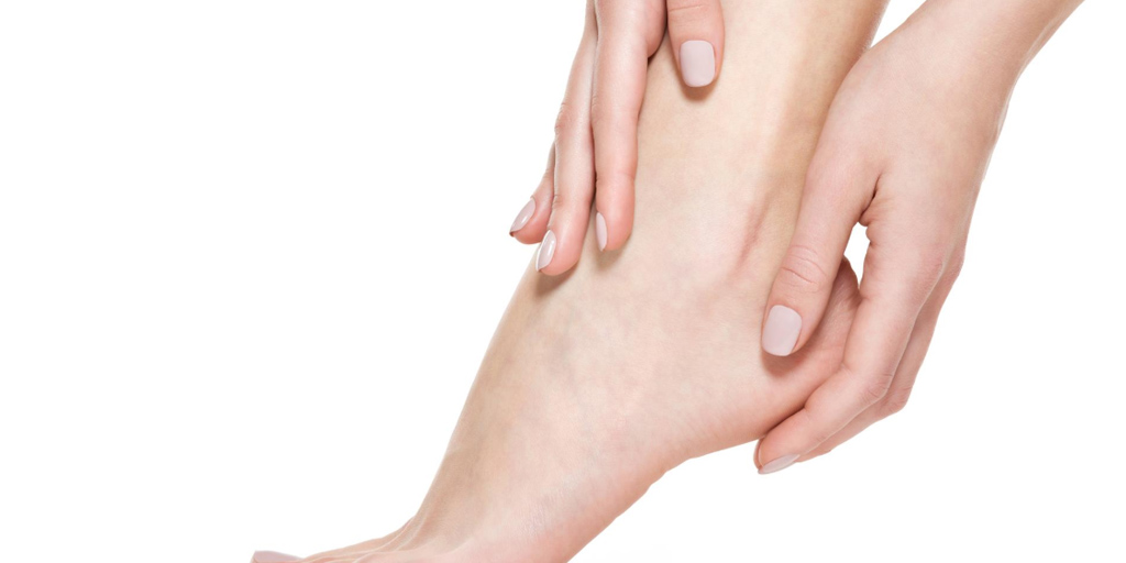 सुबह उठने पर एड़ी में दर्द के कारण और बचाव के उपाय Heel Pain in Hindi After Waking Up Causes