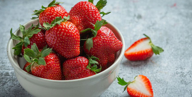 strawberries for skin