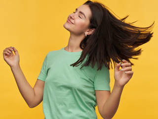 Summer Hair Care: गर्मियों में बालों की सही देखभाल के लिए जरूरी हैं ये 7 नियम