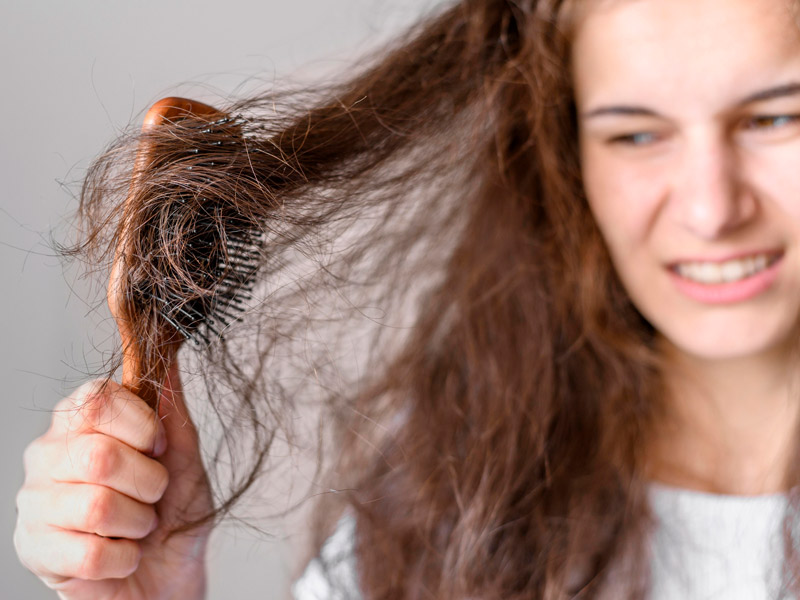 प्रेग्नेंसी के दौरान बाल ज्यादा झड़ने के क्या कारण हो सकते हैं? जानें इसे रोकने के उपाय