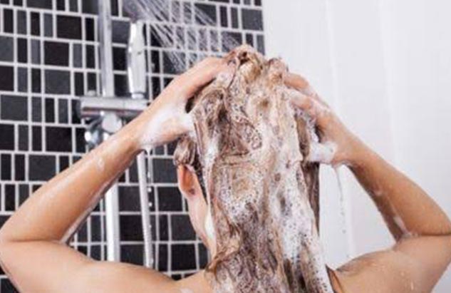 Showering Mistakes That Are Hurting Your Hair, Say Stylists — Eat