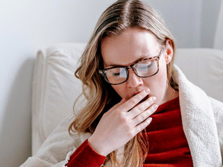 अच्छी नींद लेने के बाद भी रहती है थकान, तो अपने खानपान और लाइफस्टाइल में जरूर करें ये 6 बदलाव