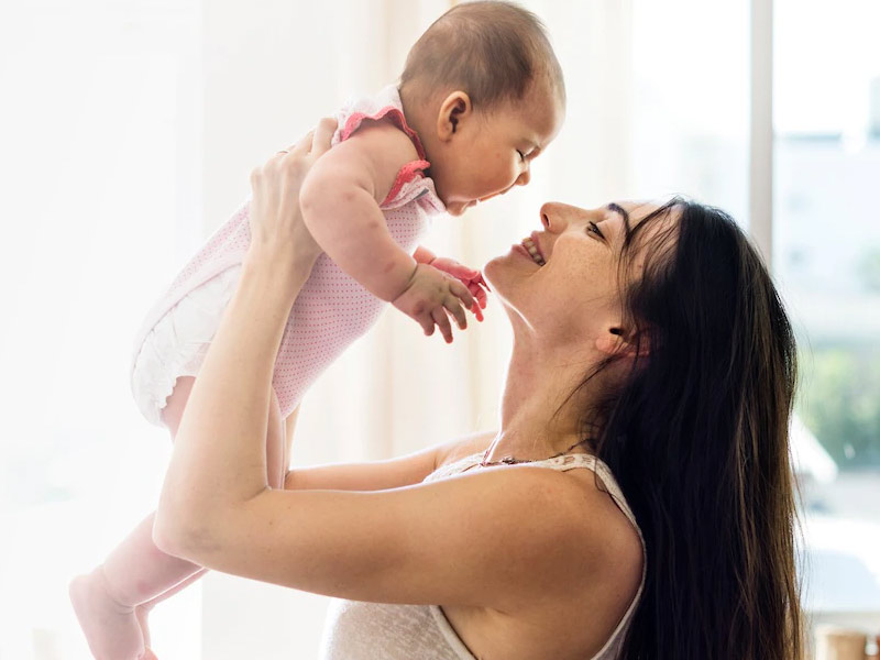 पहली बार मां बनने वाली महिलाओं को करना पड़ता है इन 3 समस्याओं का सामना, जानें इनसे कैसे निपटें