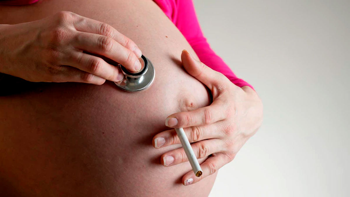 smoking during pregnancy effects in Hindi