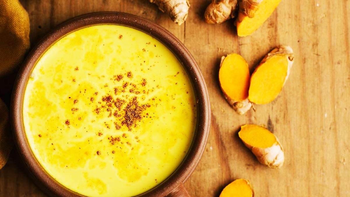 milk and turmeric face pack