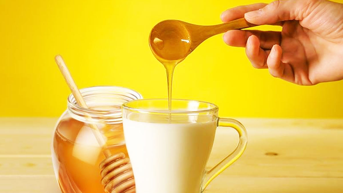 milk and honey for face massage