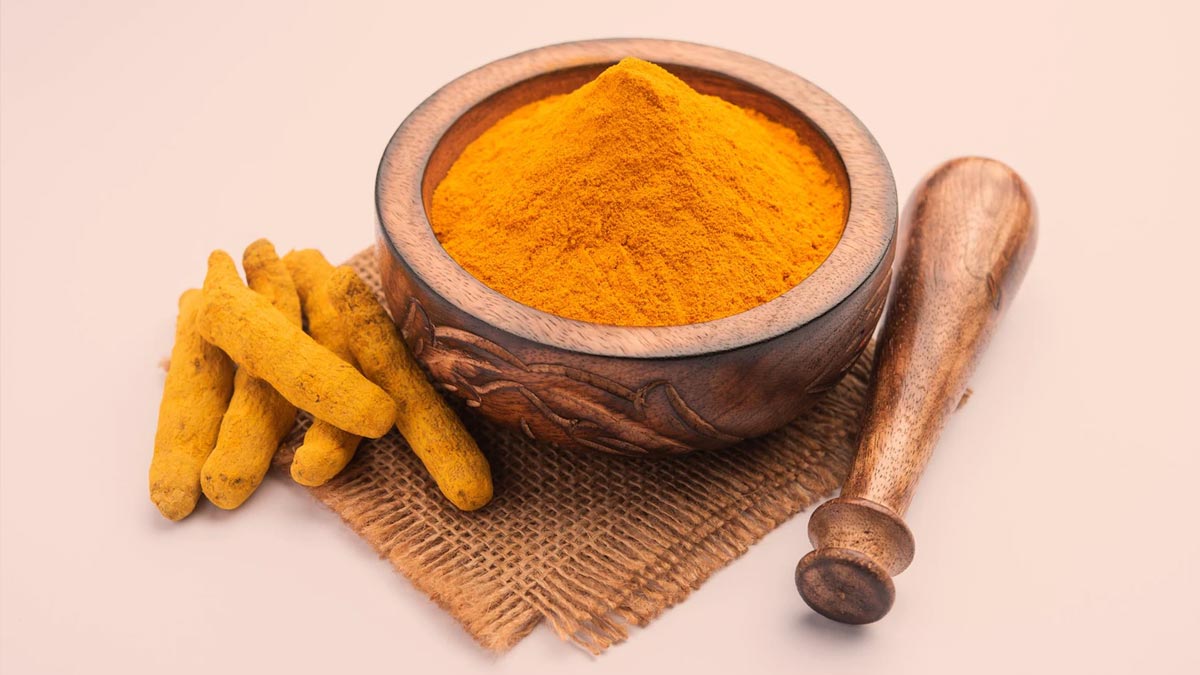 turmeric milk benefits in hindi