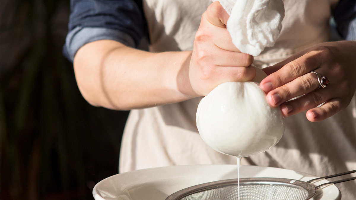 Face-Serum-With-Sour-Milk