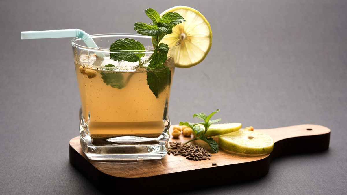 Drink These 6 Beverages On An Empty Stomach For Effective Weight Loss 