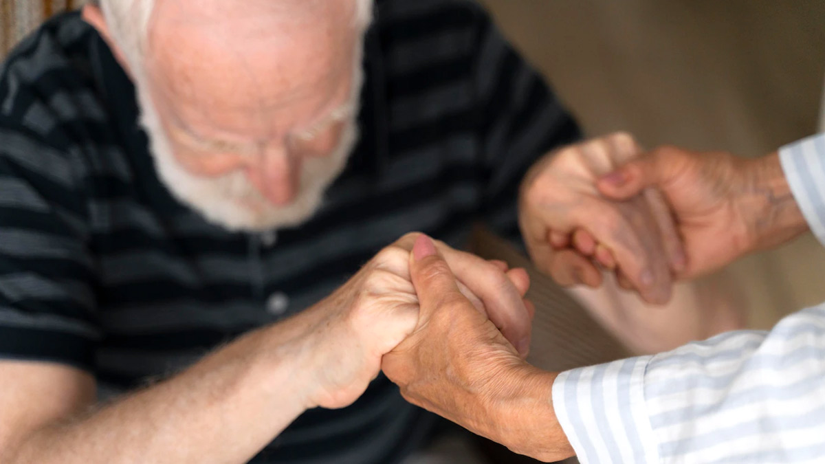 Expert Shares Tips For Alzheimer's Management At Home For The Elderly