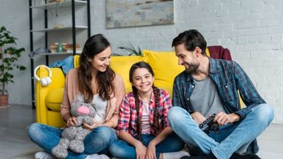 पेरेंटिंग का नया ट्रेंड है सिटरवाइजिंग (Sittervising), जानें क्या है ये पेरेंटिंग स्टाइल
