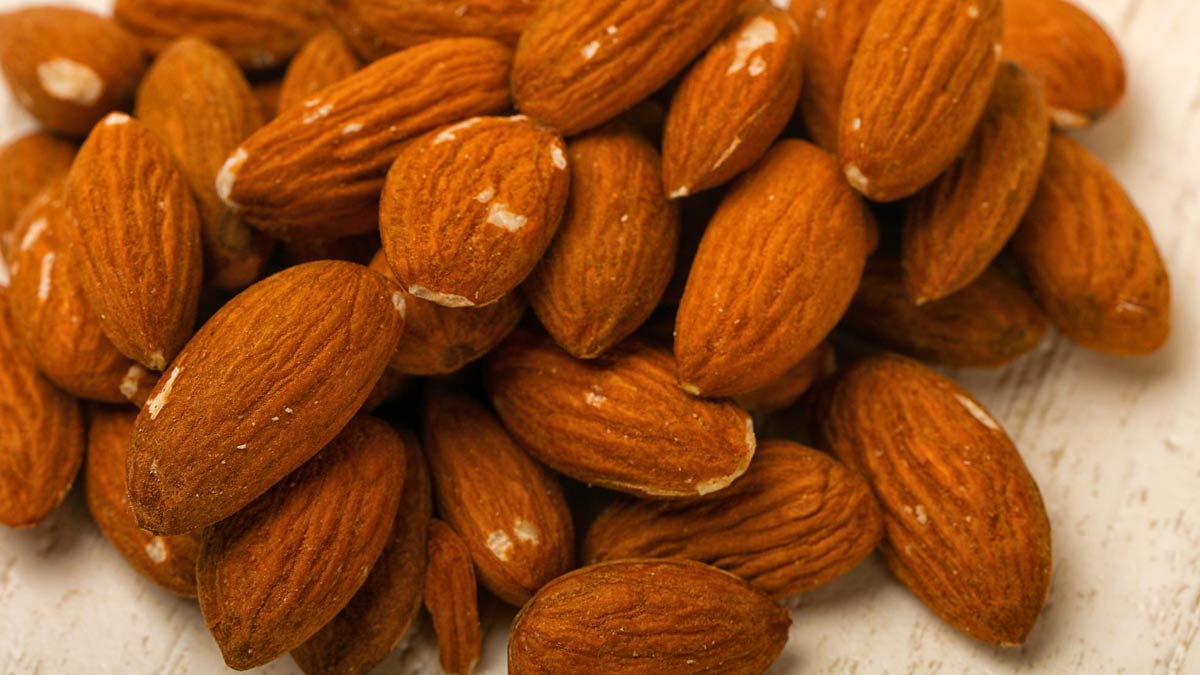 Almond Water Benefits in Hindi