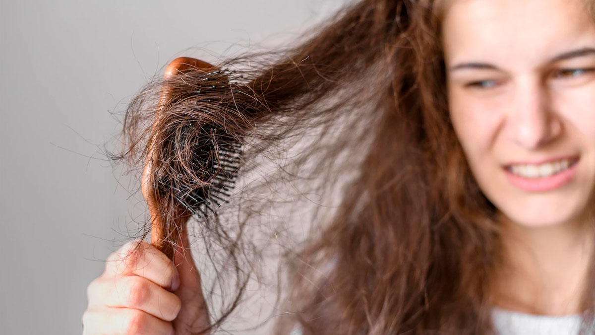 हीट के कारण डैमेज बालों को रिपेयर करने की टिप्स | Tips To Repair Heat Damaged Hair In Hindi | Onlymyhealth