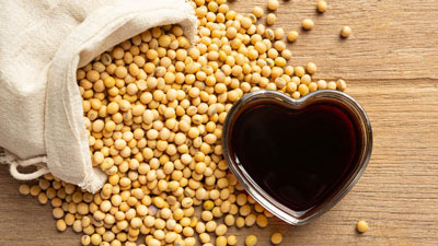 क्या चाइनीज फूड्स में डलने वाला सोया सॉस हेल्दी होता है? जानें इसके फायदे और नुकसान