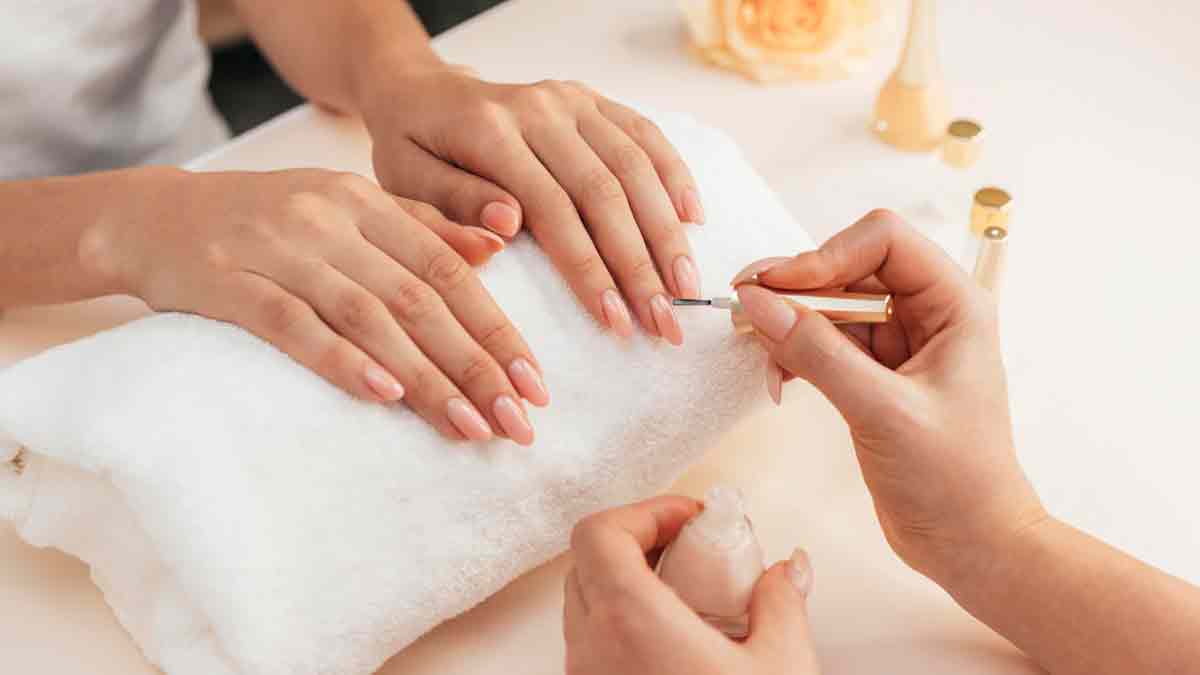Follow These Tips To Make Manicure Last Longer
